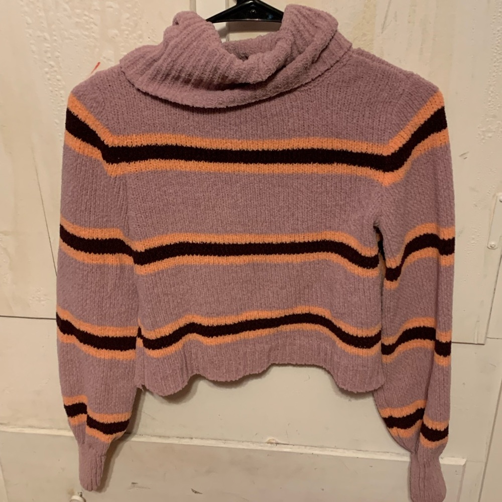 Women’s size S Wild Fable cropped turtleneck sweater